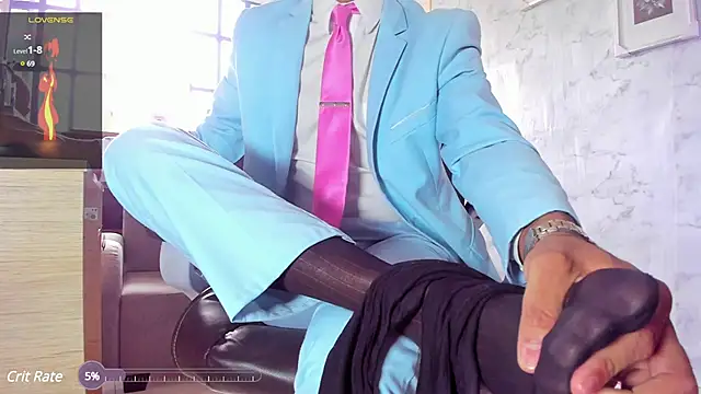 Snapshot of Hideintheoffice chatting on 03-14-25, 04:30 Hideintheoffice online show from 03-14-25, 04:30