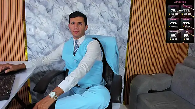 Snapshot of Hideintheoffice chatting on 09-19-25, 10:54 Hideintheoffice online show from 09-19-25, 10:54