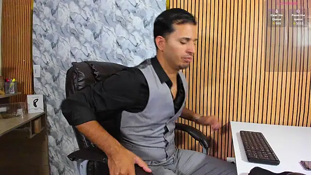 Hideintheoffice online show from 03-12-26, 11:49