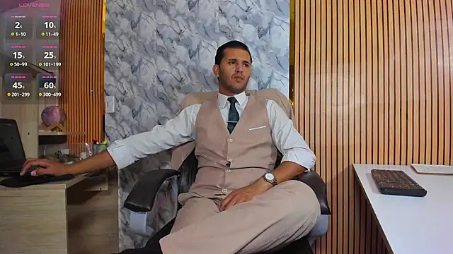 Hideintheoffice online show from 04-16-26, 01:01