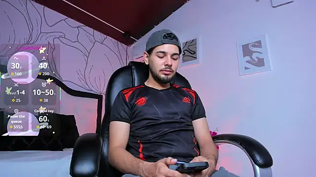 Samir bear online show from 12-04-25, 12:36