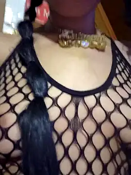 Snapshot of carmelbbyx22 chatting on 04-25-26, 01:41 carmelbbyx22 online show from 04-25-26, 01:41