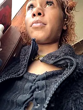 Snapshot of carmelbbyx22 chatting on 05-12-26, 06:27 carmelbbyx22 online show from 05-12-26, 06:27