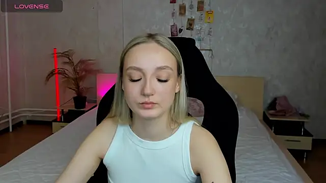 Cheryl  Brown online show from 03-11-25, 01:05