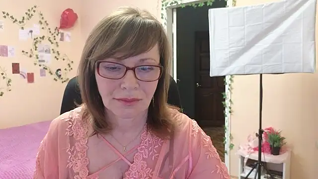 Snapshot of Miss_Moren chatting on 03-18-26, 02:31 Miss Moren online show from 03-18-26, 02:31