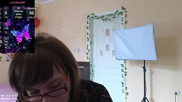 Snapshot of Miss_Moren chatting on 07-01-26, 04:03 Miss Moren online show from 07-01-26, 04:03