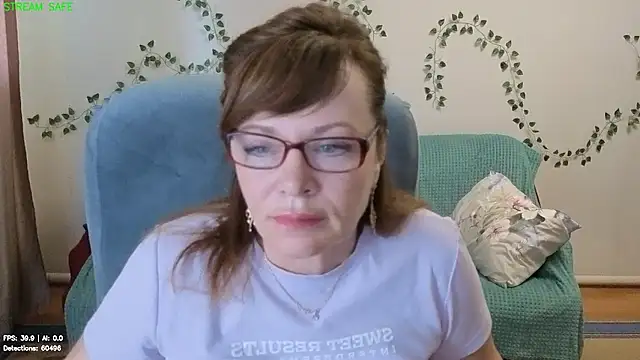 Snapshot of Miss_Moren chatting on 07-27-26, 05:14 Miss Moren online show from 07-27-26, 05:14