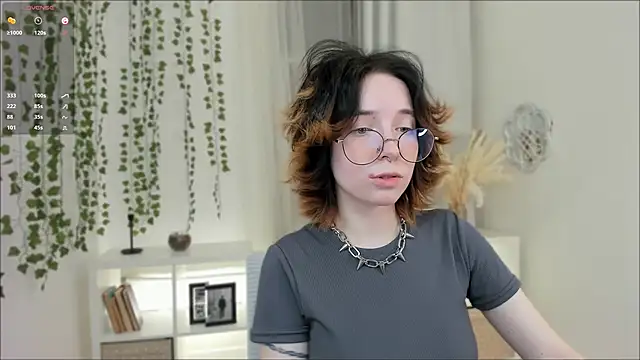 lilithlunna online show from 01-14-25, 08:48