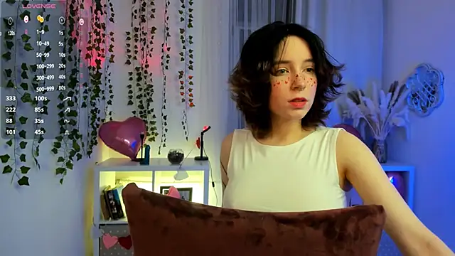 lilithlunna online show from 02-15-25, 09:59