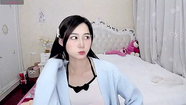 Snapshot of Tomakto chatting on 01-04-25, 10:38 Tomakto online show from 01-04-25, 10:38