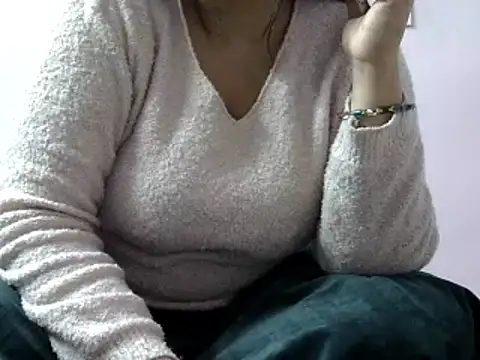 Snapshot of Housewife12 chatting on 01-18-25, 07:38 Housewife12 online show from 01-18-25, 07:38