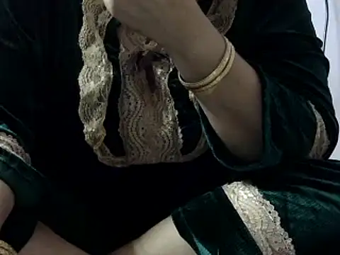 Snapshot of Housewife12 chatting on 03-13-25, 02:12 Housewife12 online show from 03-13-25, 02:12