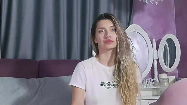 JustEmma online show from 02-05-25, 05:20