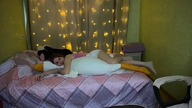 Snapshot of IlonaMurf chatting on 02-08-25, 10:07 IlonaMurf online show from 02-08-25, 10:07