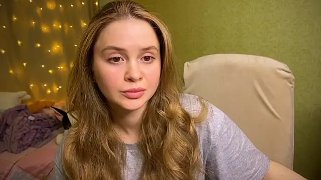 Snapshot of IlonaMurf chatting on 02-19-25, 08:10 IlonaMurf online show from 02-19-25, 08:10