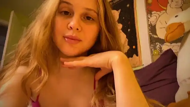 Snapshot of IlonaMurf chatting on 03-22-25, 09:56 IlonaMurf online show from 03-22-25, 09:56