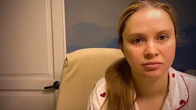 Snapshot of IlonaMurf chatting on 10-28-25, 07:34 IlonaMurf online show from 10-28-25, 07:34