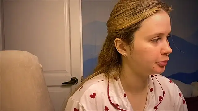 Snapshot of IlonaMurf chatting on 11-01-25, 07:21 IlonaMurf online show from 11-01-25, 07:21