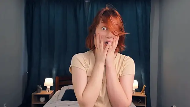 Snapshot of QuennaFell chatting on 12-28-24, 11:09 QuennaFell online show from 12-28-24, 11:09