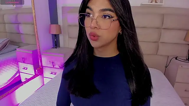 RoseCassie online show from 10-12-25, 01:54