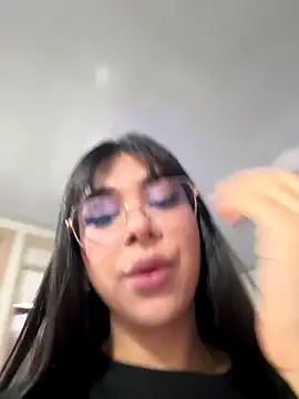 RoseCassie online show from 11-20-25, 01:11