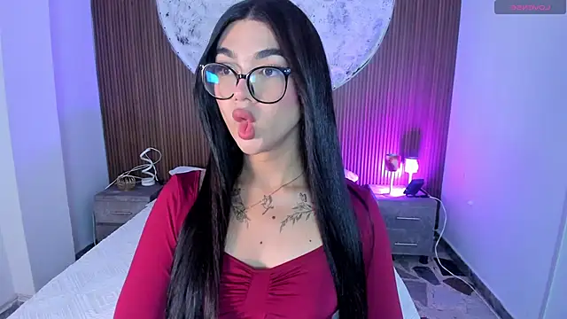 RoseCassie online show from 05-20-26, 01:06