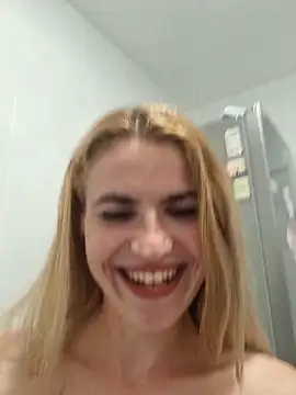 Snapshot of Anne-Mo chatting on 10-06-25, 06:49 Anne-Mo online show from 10-06-25, 06:49