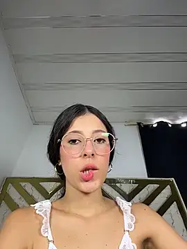 Snapshot of evaFiore chatting on 06-10-26, 06:29 evaFiore online show from 06-10-26, 06:29