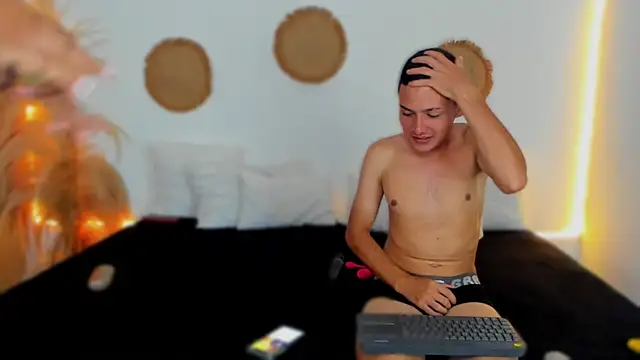 TifannyRossiii online show from 03-22-25, 10:04