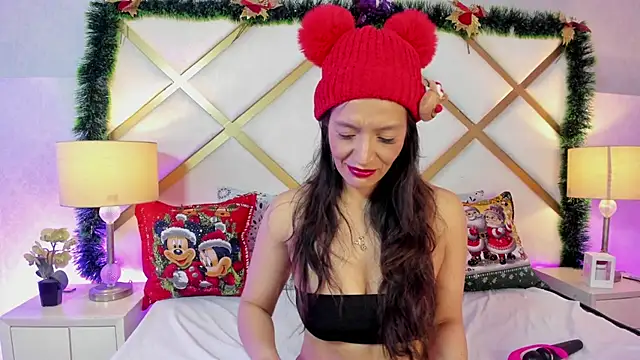 Snapshot of AmyRox_ chatting on 12-17-25, 11:49 AmyRox online show from 12-17-25, 11:49