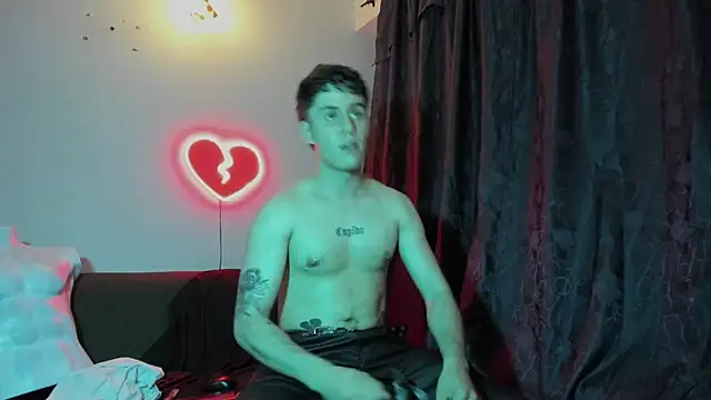 Snapshot of Antonello_Vannucci chatting on 12-25-24, 01:53 Antonello Vannucci online show from 12-25-24, 01:53