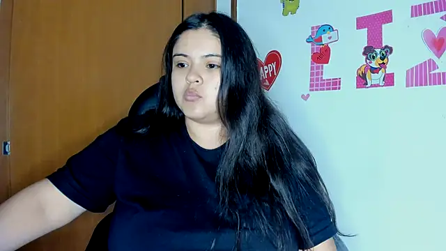 Snapshot of lizzie_c chatting on 02-13-25, 08:24 lizzie c online show from 02-13-25, 08:24