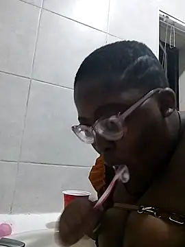 Snapshot of Damm_Bobbies chatting on 02-26-26, 03:05 Damm Bobbies online show from 02-26-26, 03:05