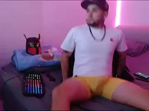 Snapshot of miia-liiam chatting on 01-06-25, 12:27 miia-liiam online show from 01-06-25, 12:27