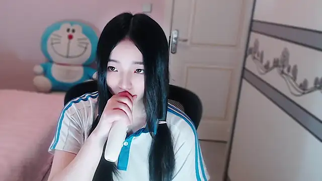 xiao-xiao-D online show from 10-31-25, 01:34