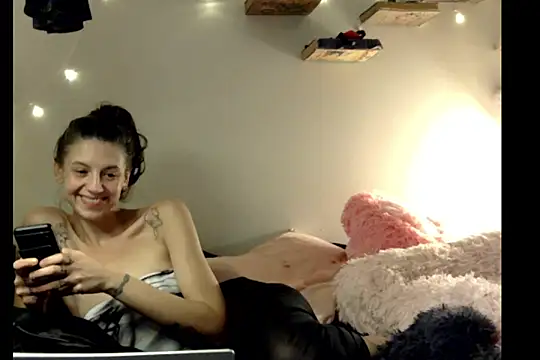Snapshot of vavavixen chatting on 12-23-24, 11:36 vavavixen online show from 12-23-24, 11:36