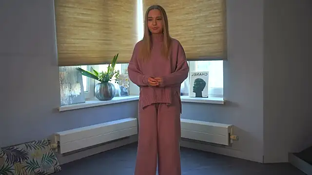 HildColden online show from 12-24-24, 06:55