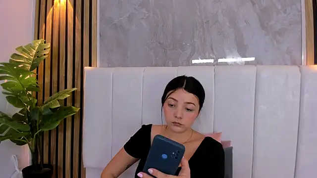 Snapshot of Samantha_Good chatting on 06-28-26, 12:00 Samantha Good online show from 06-28-26, 12:00