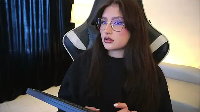 Snapshot of Daisha_Riley chatting on 04-10-26, 01:05 Daisha Riley online show from 04-10-26, 01:05