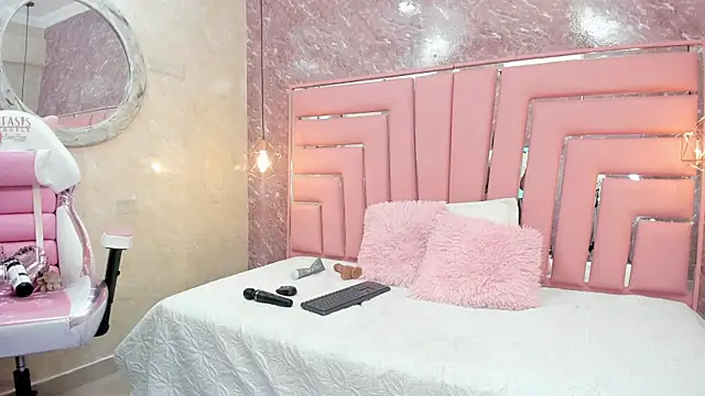 Snapshot of SEXY_HOTTIE__ chatting on 01-26-25, 03:47 SEXY HOTTIE online show from 01-26-25, 03:47