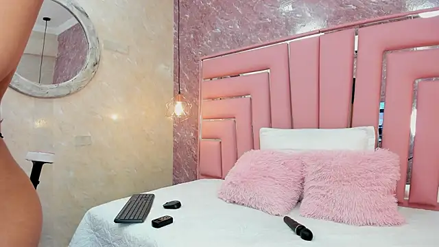 Snapshot of SEXY_HOTTIE__ chatting on 01-30-25, 12:37 SEXY HOTTIE online show from 01-30-25, 12:37