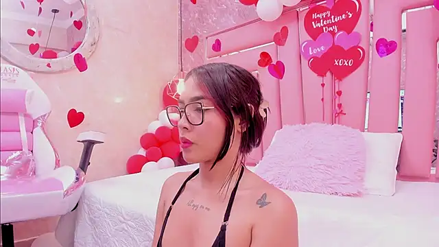 Snapshot of SEXY_HOTTIE__ chatting on 02-20-25, 06:46 SEXY HOTTIE online show from 02-20-25, 06:46