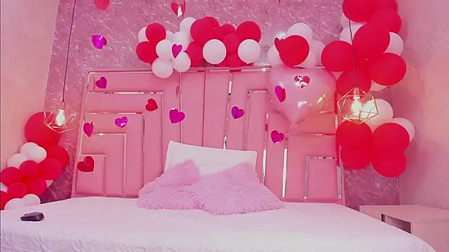 Snapshot of SEXY_HOTTIE__ chatting on 02-24-25, 12:37 SEXY HOTTIE online show from 02-24-25, 12:37