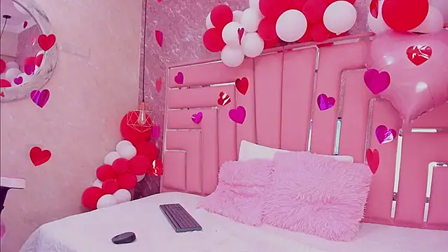 Snapshot of SEXY_HOTTIE__ chatting on 02-25-25, 12:45 SEXY HOTTIE online show from 02-25-25, 12:45