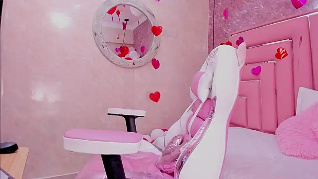 Snapshot of SEXY_HOTTIE__ chatting on 02-25-25, 03:49 SEXY HOTTIE online show from 02-25-25, 03:49