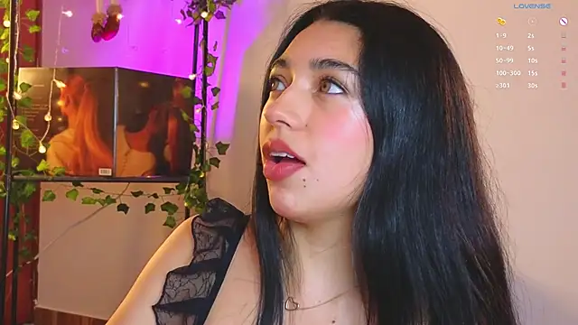 Snapshot of Sweet_Nyx chatting on 12-29-24, 08:58 Sweet Nyx online show from 12-29-24, 08:58