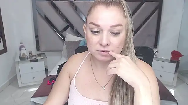 natalia5560 online show from 03-11-25, 02:51