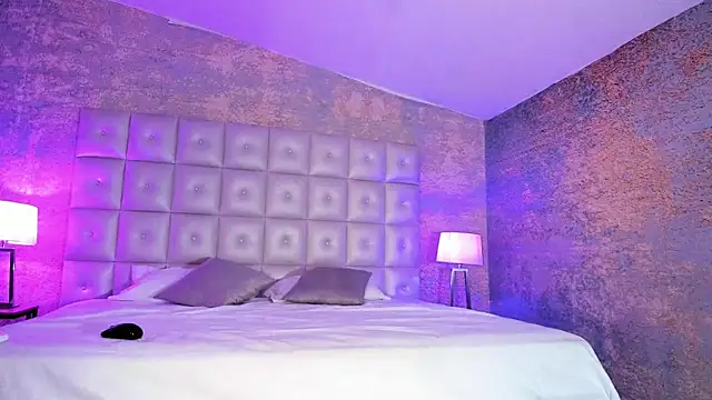 loladupont online show from 11-16-25, 03:01