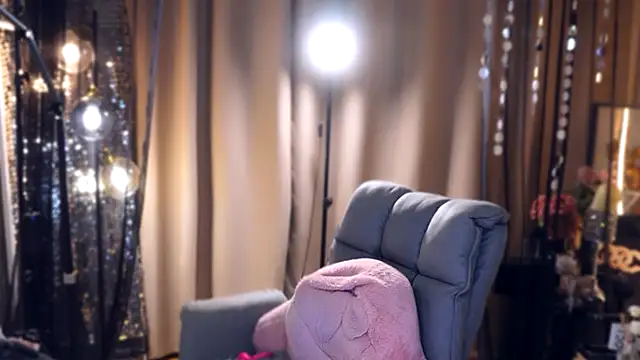 zhdhdbdkx online show from 11-17-25, 05:08