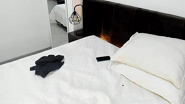 Snapshot of AbrilSonne chatting on 03-19-25, 10:53 AbrilSonne online show from 03-19-25, 10:53